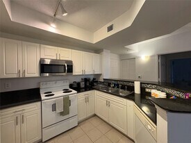 780 S Sapodilla Ave, Unit 3 in West Palm Beach, FL - Building Photo