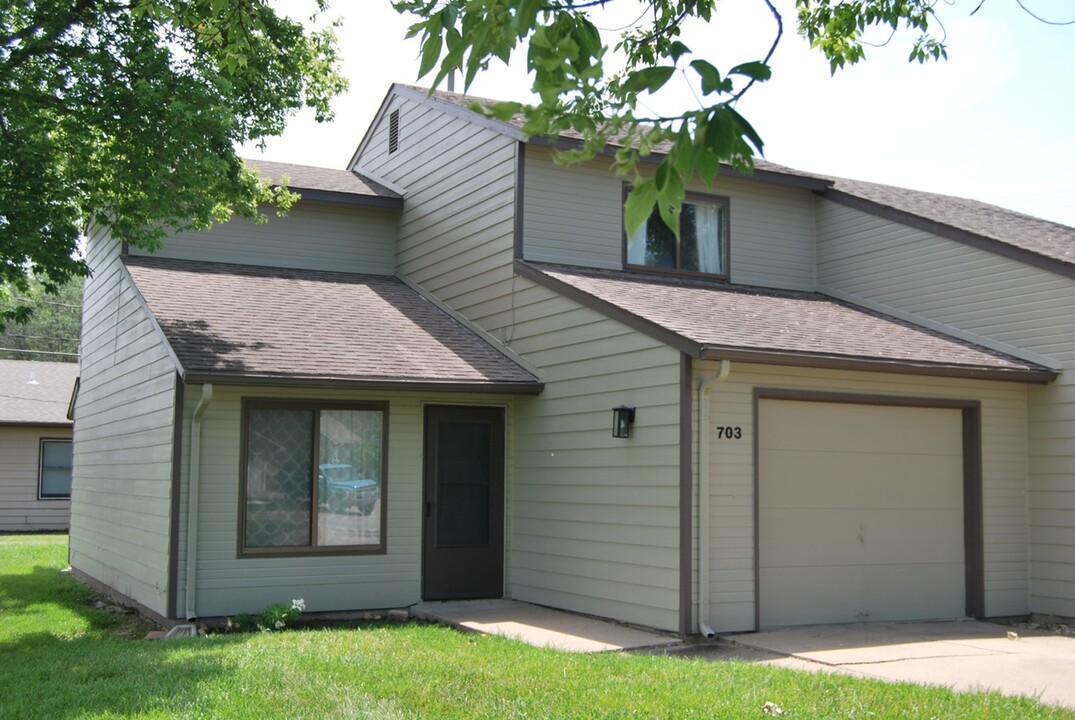 Northfield and Millstead Duplexes in Manhattan, KS - Building Photo