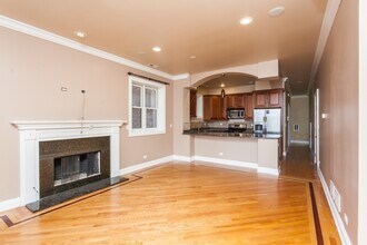 2417 W Fillmore St in Chicago, IL - Building Photo - Building Photo