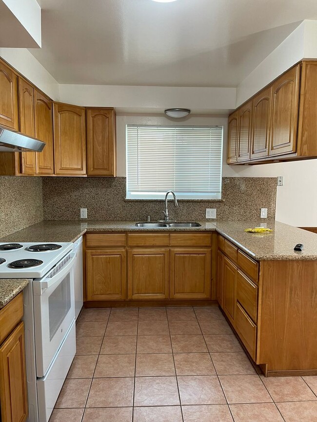 852 Skipper Cir in Sacramento, CA - Building Photo - Building Photo
