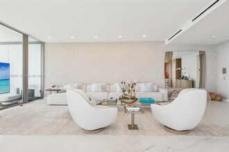 2000 S Ocean Dr in Hallandale Beach, FL - Building Photo - Building Photo