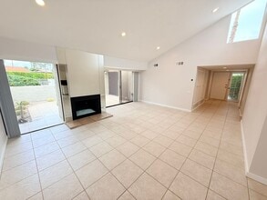 2350 Vía Sonoma in Palm Springs, CA - Building Photo - Building Photo