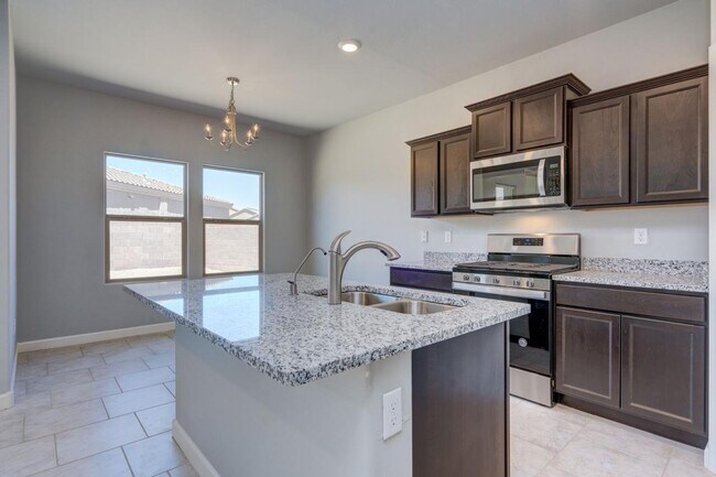 1040 W Still Glen Trl in Sahuarita, AZ - Foto de edificio - Building Photo