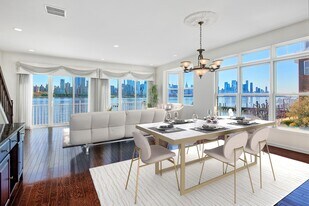 470 Buffalo Ct in West New York, NJ - Building Photo