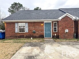 3313 Parkway Ct in Greenville, NC - Building Photo