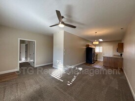 700 N Main St in Washington, UT - Building Photo