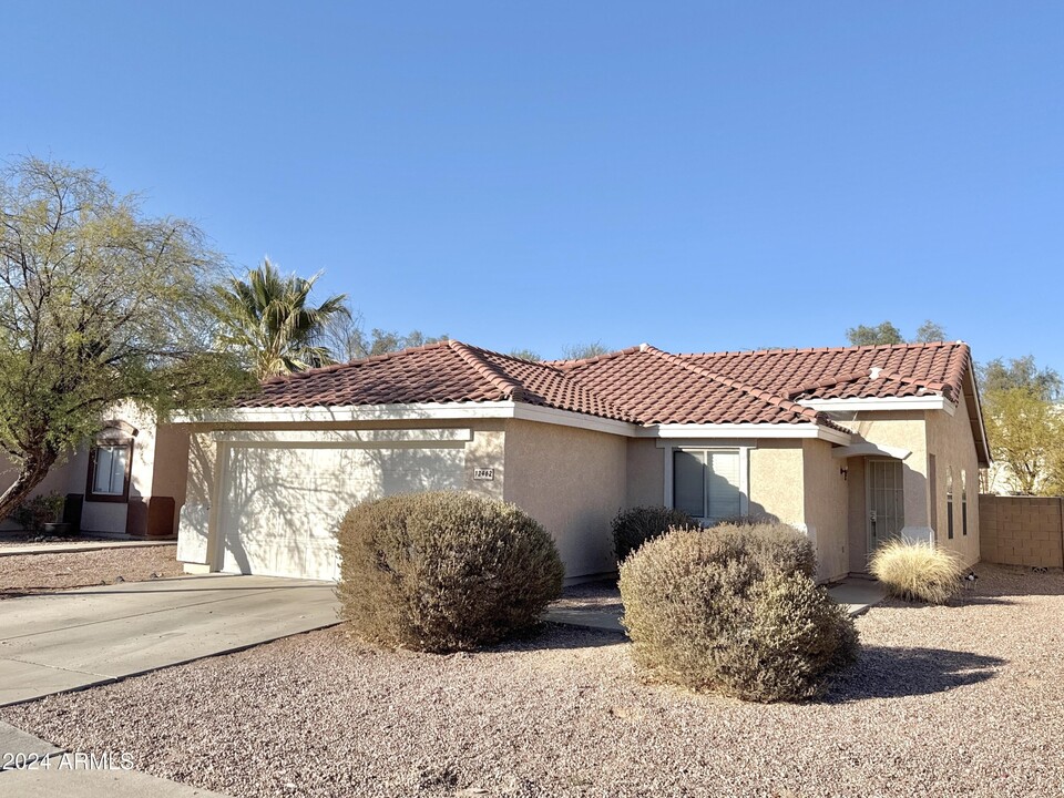 13462 W Young St in Surprise, AZ - Building Photo