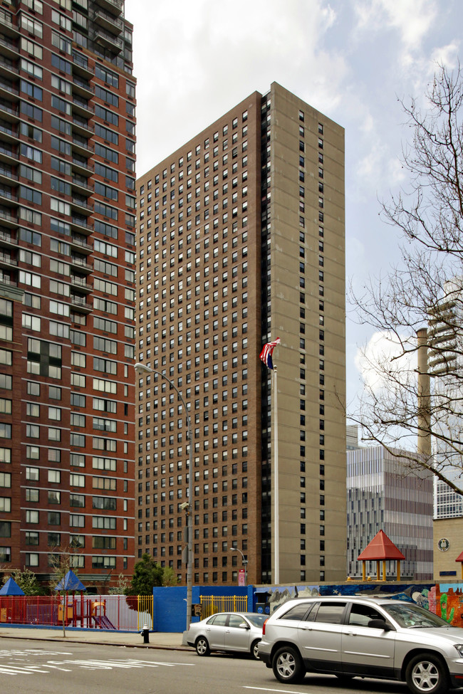 515 W 59TH St in New York, NY - Building Photo - Building Photo