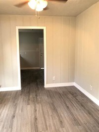 2004 Bleker St photo'