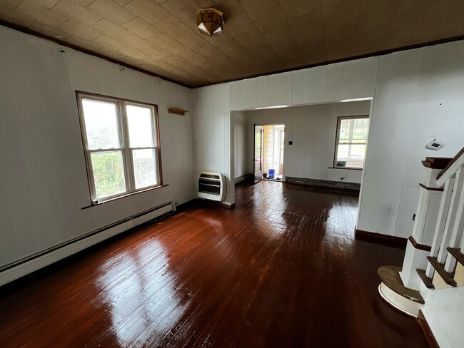 property at 1023 W Main St