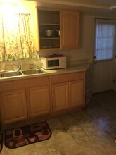 5906 Grayson St, Unit B in Springfield, VA - Building Photo - Building Photo
