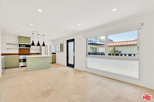 property at 210 S Hamilton Dr