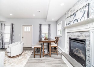 322 Fairmount Ave in Liverpool, NY - Building Photo - Building Photo
