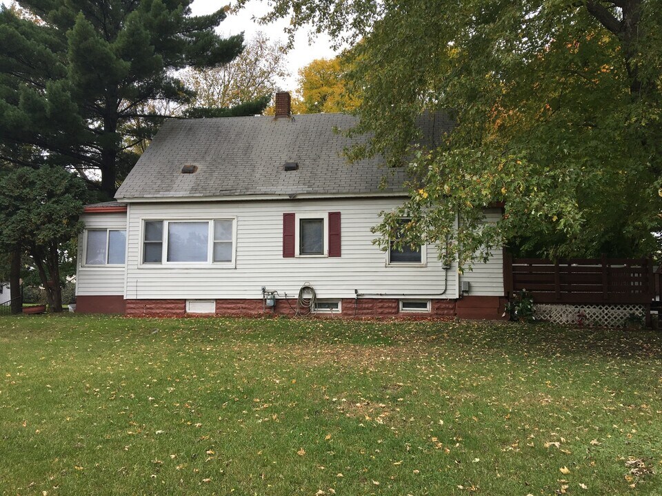 1391 Minnehaha Ave E in St. Paul, MN - Building Photo