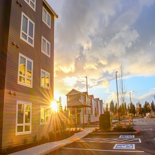 Riverview Apartments in Everett, WA - Foto de edificio