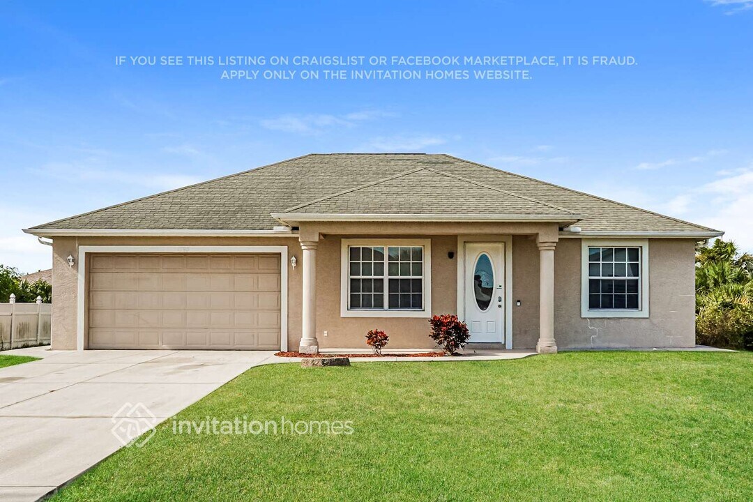 1793 Karluk St in North Port, FL - Building Photo