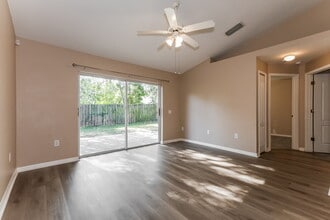 515 Somerstone Dr in Valrico, FL - Building Photo - Building Photo
