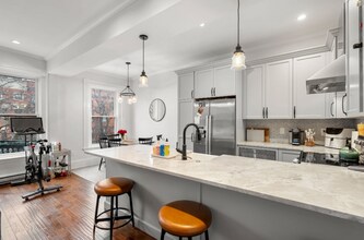 461 Beacon St, Unit 4 in Boston, MA - Building Photo - Building Photo