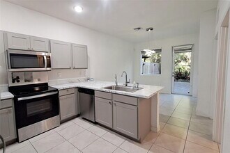 1325 NW 208th Terrace in Miami Gardens, FL - Building Photo - Building Photo