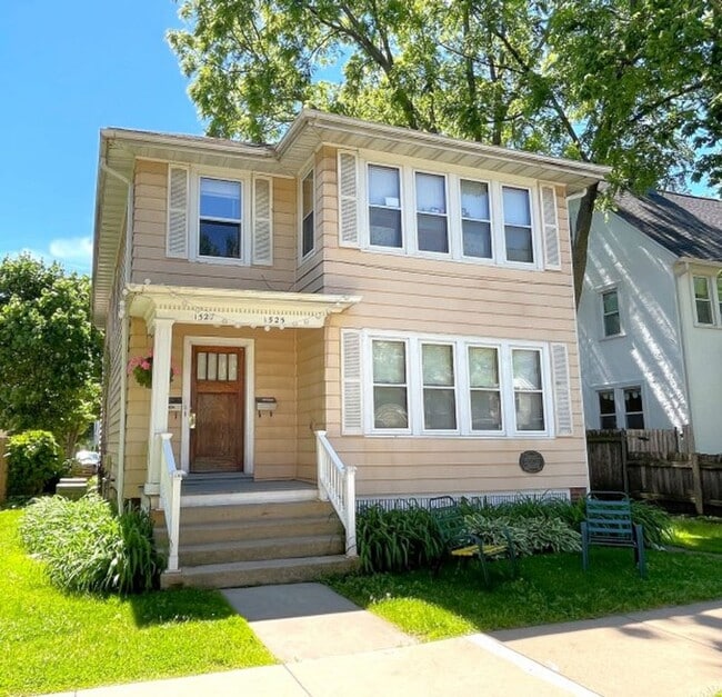 property at 1525-1527 Madison St