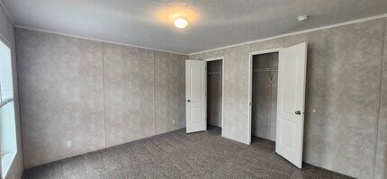 5425 Valley Dr in Bettendorf, IA - Building Photo - Building Photo