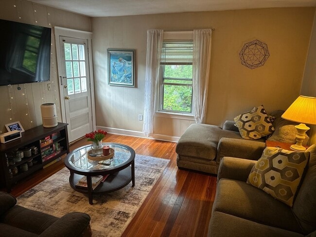 39 Davis Ave in Norwood, MA - Building Photo - Building Photo