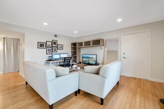 1720 Westcliff Dr in Newport Beach, CA - Building Photo - Building Photo