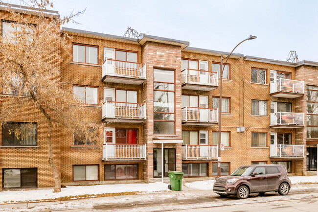 2330 Duff Court St in Lachine, QC - Building Photo - Building Photo