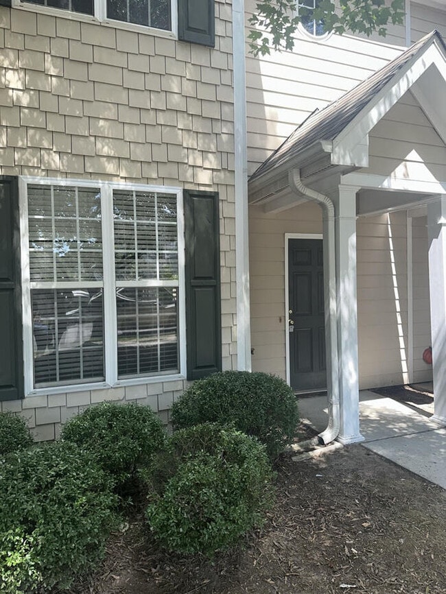 4417 Log Cabin Dr in Raleigh, NC - Building Photo - Building Photo