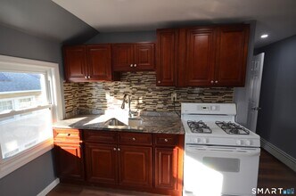 70 Westfield Ave in Bridgeport, CT - Building Photo - Building Photo