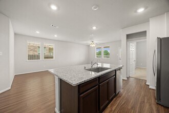 10046 Granite Grove Ln in Richmond, TX - Building Photo - Building Photo