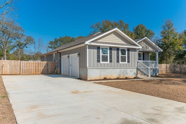 2997 Cosson Cir in Crestview, FL - Building Photo - Building Photo