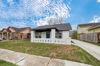 4726 Pease St in Houston, TX - Building Photo - Building Photo