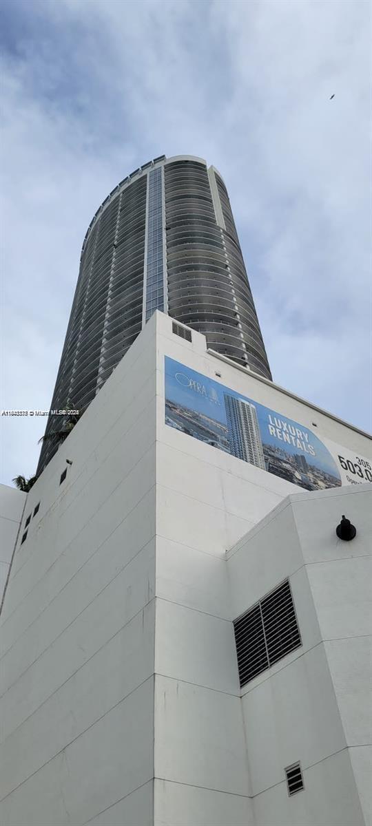property at 1750 N Bayshore Dr