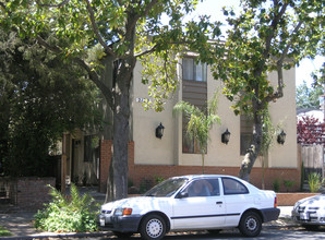 2122 S St in Sacramento, CA - Building Photo - Building Photo