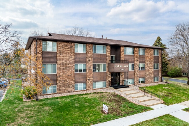 Cathy Ave Apartments in Sioux Falls, SD - Foto de edificio - Building Photo