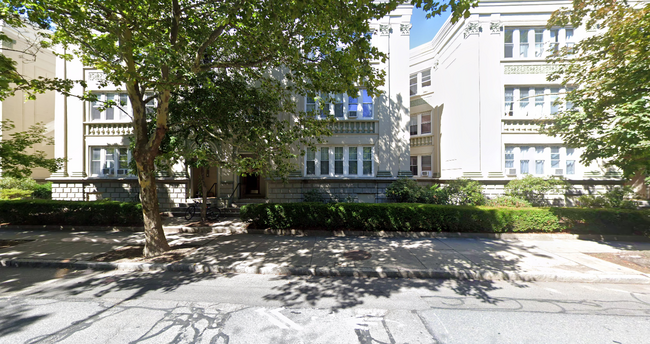 324 Saint Paul St, Unit 2