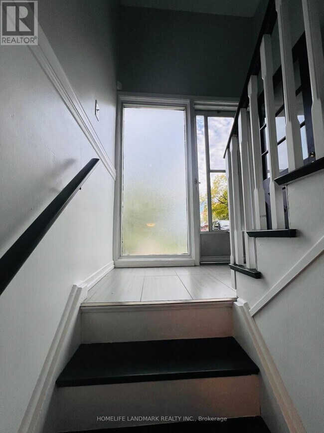 2749 Truscott Dr in Mississauga, ON - Building Photo - Building Photo