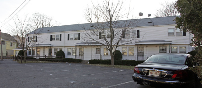 127-137 Alden St in Malden, MA - Building Photo - Building Photo