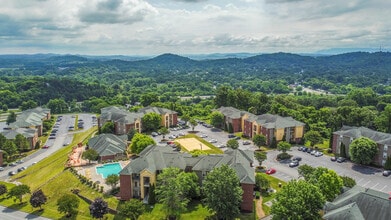 Heights of Knoxville in Knoxville, TN - Building Photo - Building Photo