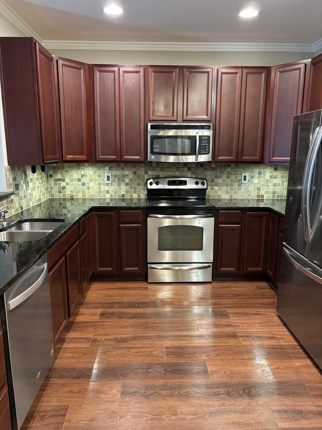 1000 E Woodlawn Rd, Unit 413 in Charlotte, NC - Foto de edificio - Building Photo