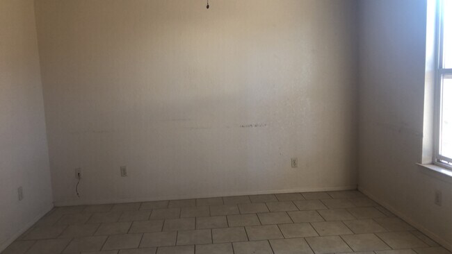 1323 S Almendra St, Unit B in Las Cruces, NM - Foto de edificio - Building Photo