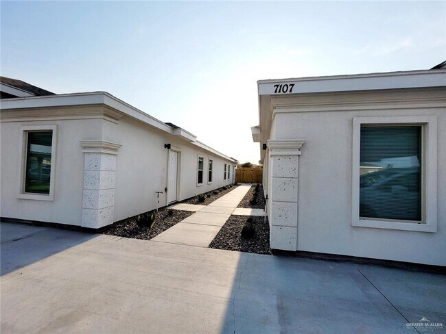 7107 N 59th Ln in McAllen, TX - Building Photo - Building Photo