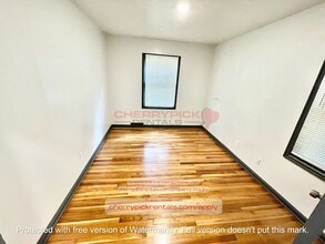 4242 Pinkney St in Omaha, NE - Foto de edificio - Building Photo