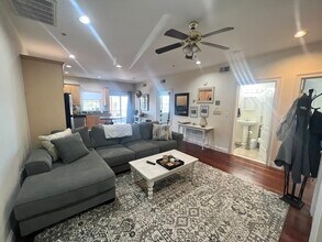 661 Bennington St, Unit #2 in Boston, MA - Foto de edificio - Building Photo