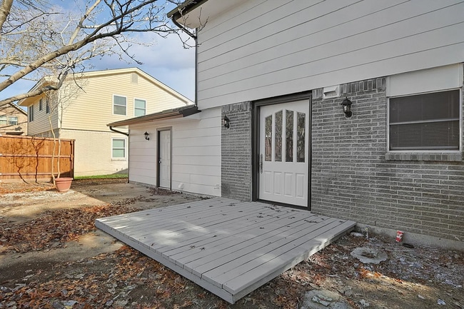9039 Pinewood Dr in Dallas, TX - Building Photo - Building Photo