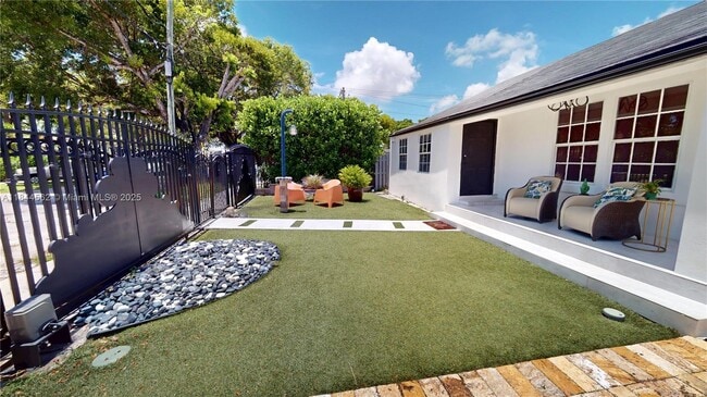 2981 SW 12th St in Miami, FL - Building Photo - Building Photo