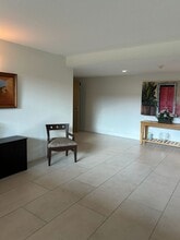 100 Lakeview Dr, Unit 207 in Weston, FL - Building Photo - Building Photo