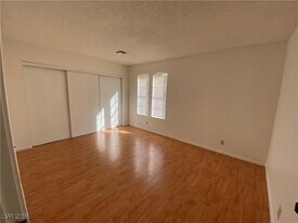 6544 Ironbark Ln in Las Vegas, NV - Building Photo