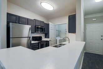 Villas at Princeton Lakes in Atlanta, GA - Building Photo - Building Photo